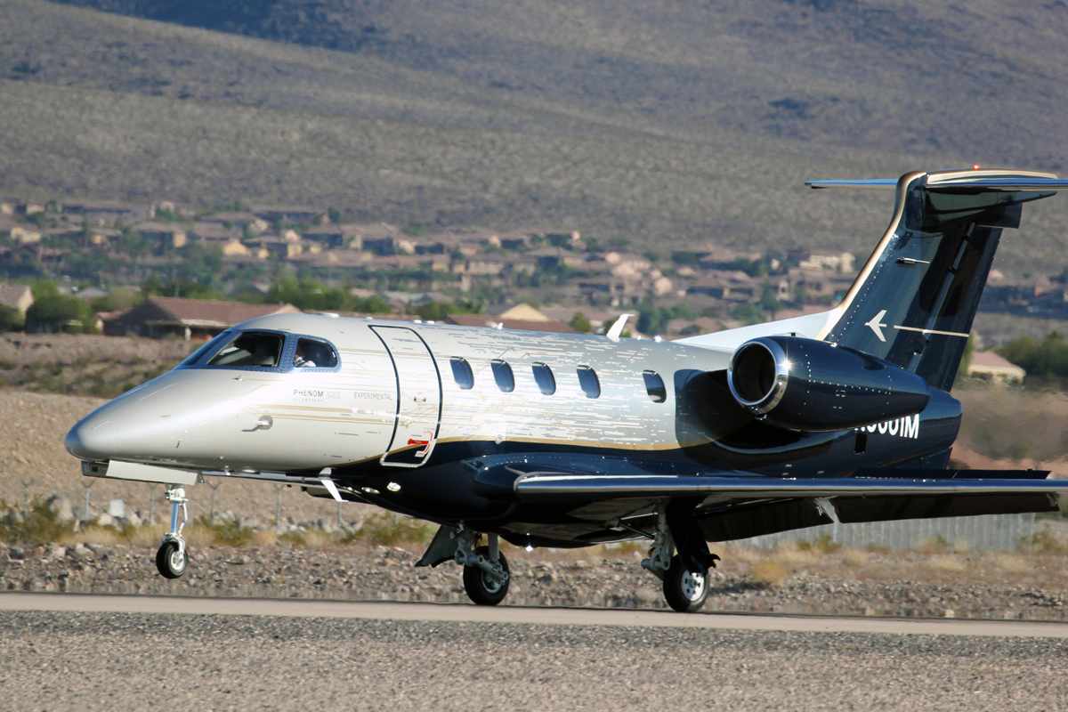 O Phenom 300E tem velocidade máxima de cruzeiro de 839 km/h (Embraer)