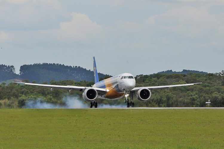 O primeiro voo do novo protótipo durou três horas (Embraer)