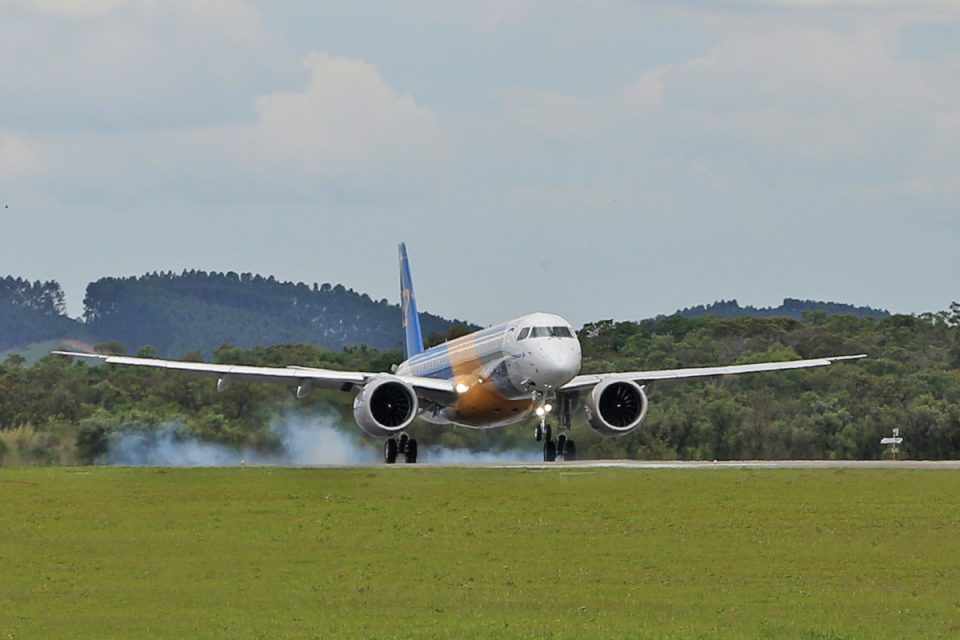 O primeiro voo do novo protótipo durou três horas (Embraer)