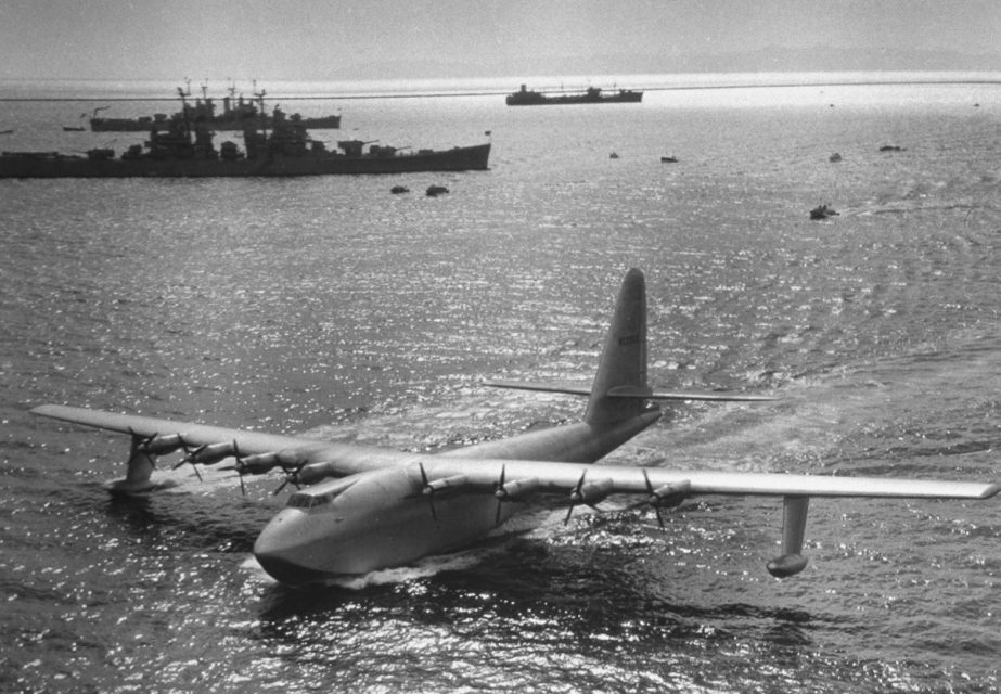 Aviões de grande porte como o Hercules surgiram somente na década de 1960, como o Lockheed C-5 e o Boeing 747 (Domínio Público)