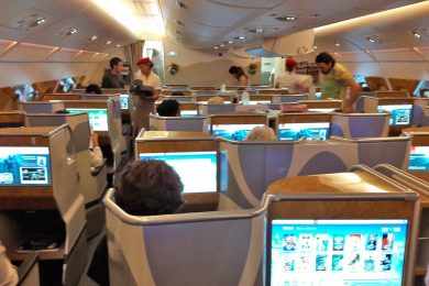 Tudo no A380 é gigante: a classe executiva no voo para Dubai conta com 76 assentos (Sergio Quintanilha)