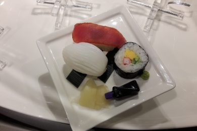 Sushis especiais da sala VIP da Emirates em Narita (Sergio Quintanilha)