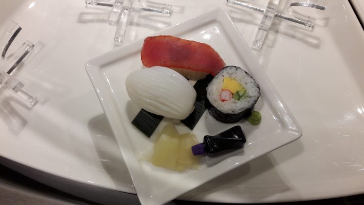 Sushis especiais da sala VIP da Emirates em Narita (Sergio Quintanilha)