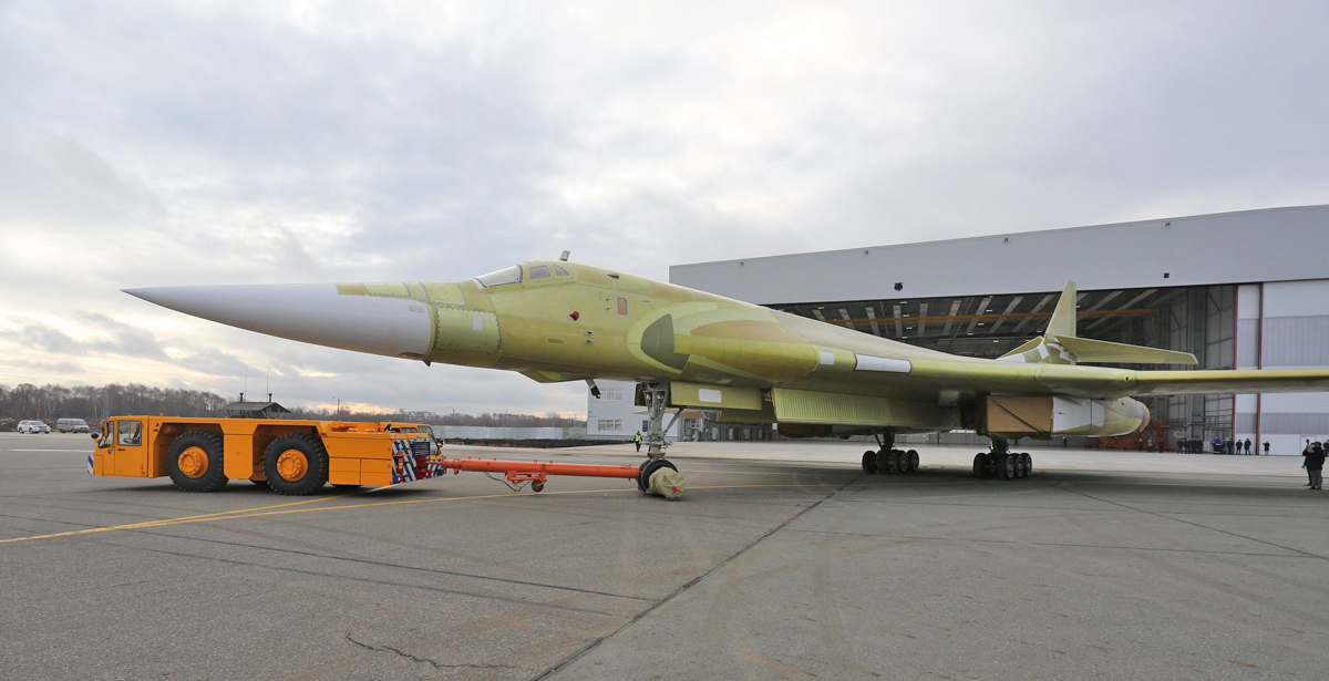 O primeiro Tu-160M2 foi construído a partir de um modelo incompleto armazenado nos anos 1990 (UAC)