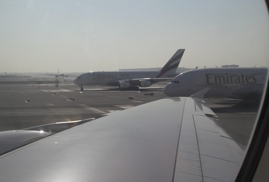 Paraíso do A380: três modelos do gigante da Airbus parados lado a lado em Dubai (Sergio Quintanilha)