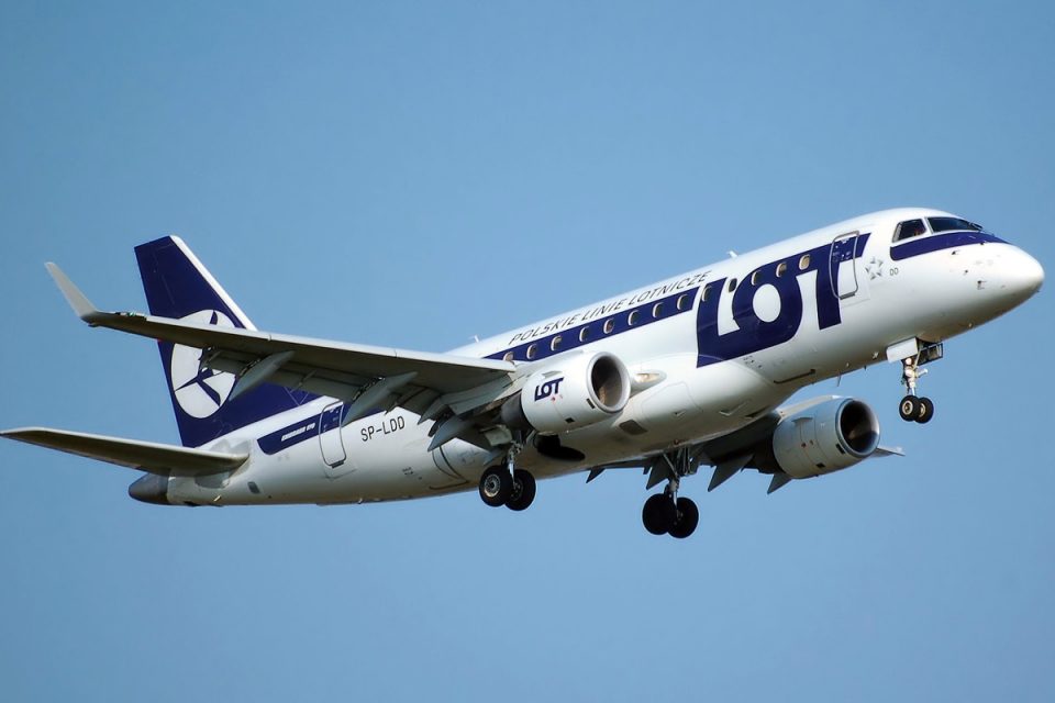 E170 da LOT: companhia estreou o E-Jet