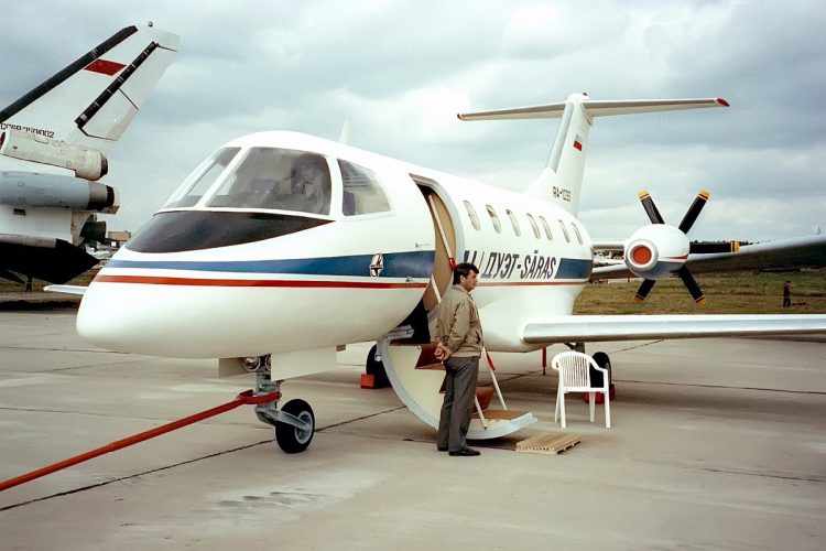 A Rússia também testou um avião comercial pusher, o Myasishchev Duet 