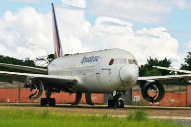 Carcaça de aviões da Transbrasil serão retiradas do Aeroporto de Brasília