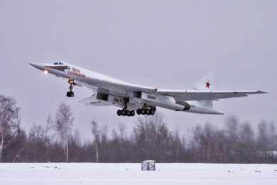 Rússia encomenda 10 novos bombardeiros Tu-160M2