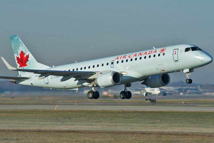 (UNESP-2016)Comércio Mundial Air-canada-e190-750x500