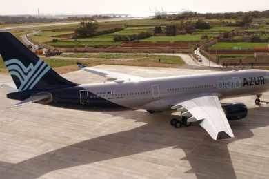 Azul inicia venda de passagens para Paris