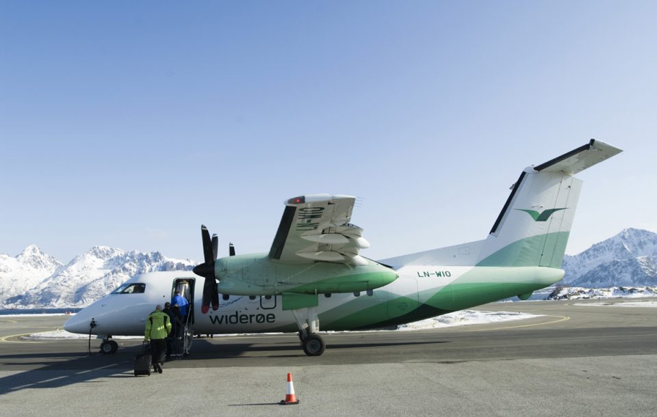 A Widerøe opera atualmente mais de 40 modelos turbo-hélice Bombardier Dash-8 (Widerøe)