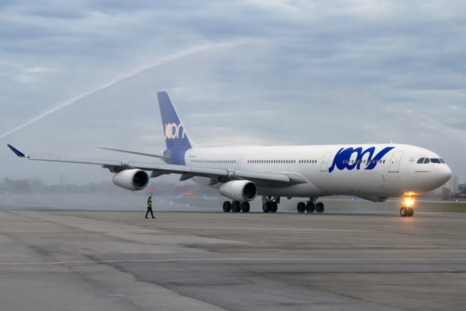 O A340 da Joon ganhou uma recepção após pousar em Fortaleza (Divulgação)
