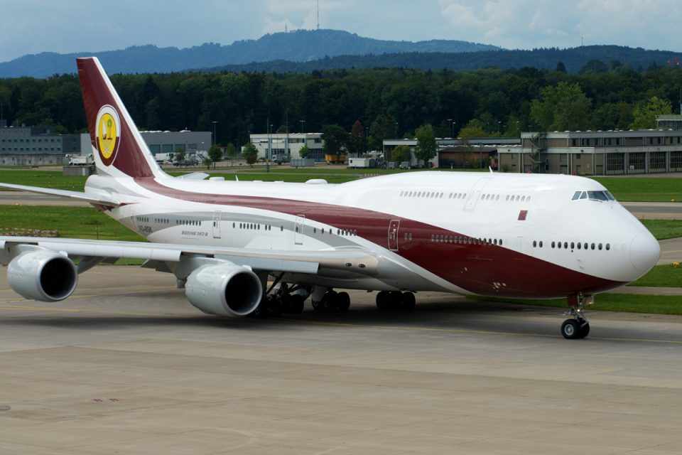 O Boeing 747-8 é o maior avião já convertido para o uso executivo (BriYYZ/Wikicommons)