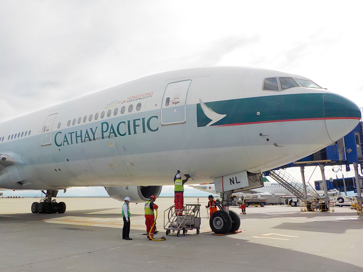 O primeiro 777 serviu como avião de teste da Boeing e na aviação comercial completou mais de 50 mil voos com a Cathay Pacific (Divulgação)