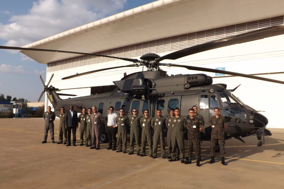 O Exército Brasileiro vai receber um total de 14 helicópteros H225M (Helibras)