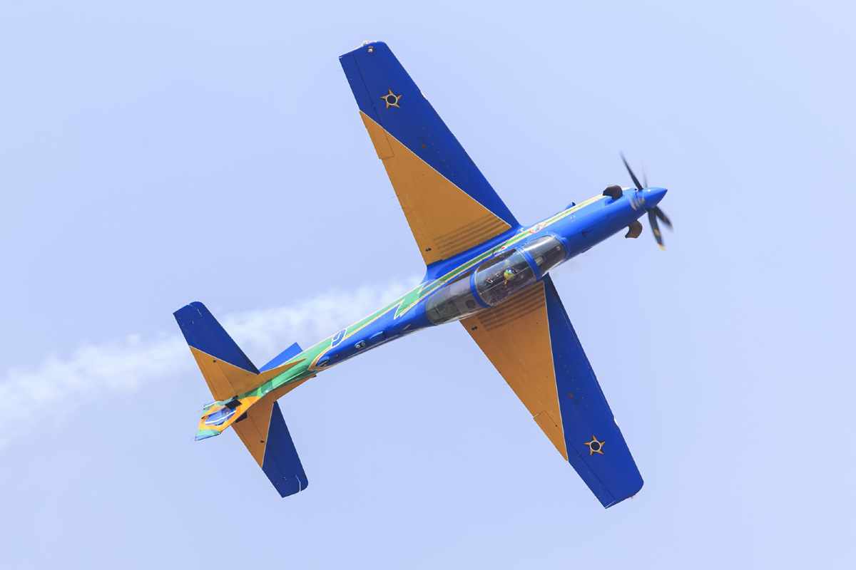 As apresentação da Esquadrilha da Fumaça são realizadas com seis aeronaves Embraer Super Tucano (FAB)