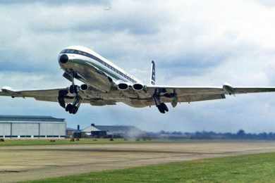 Há 60 anos era realizada a primeira travessia de um jato de passageiros pelo Atlântico