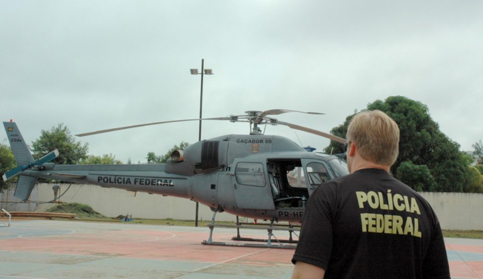 O homem suspeito de roubar aviões foi preso em Cáceres, a 250 km de Cuiabá (PF)