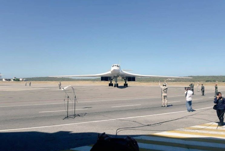 Bombardeiro nuclear Tu-160 em visita à Venezuela: jatos russos podem voltar para ficar (FANB)
