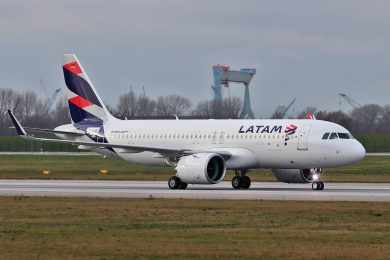 LATAM volta a apostar na família A320neo