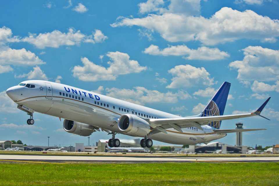 Boeing 737 MAX 9 - United Airlines