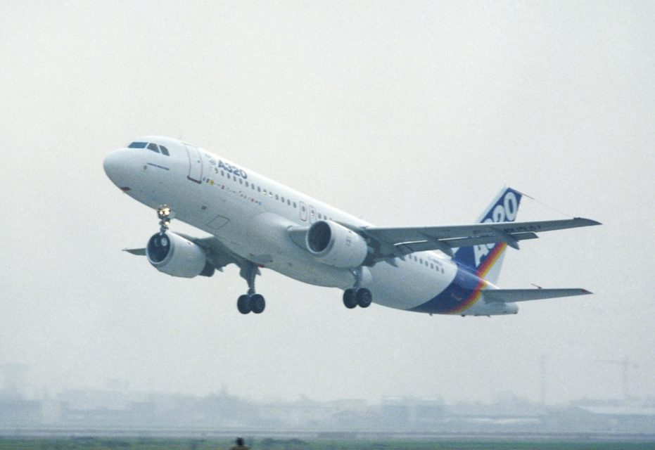 O voo inaugural do A320 foi realizado no dia 22 February 1987 (Airbus)