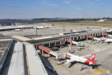 Movimento de passageiros nos aeroportos brasileiros desabou 95% em abril
