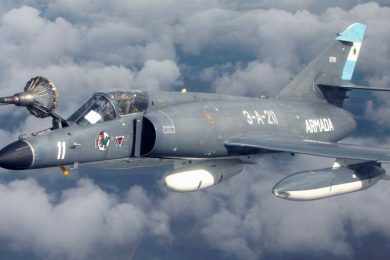 A Marinha da Argentina é o último operador do caça naval Super Étendard (Armada)