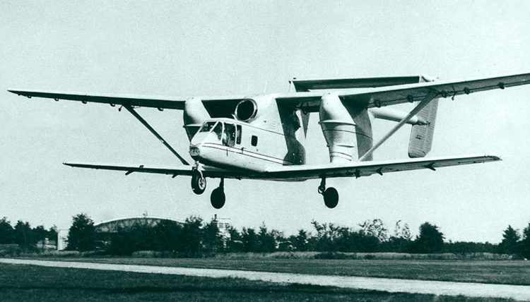 O M-15 voava a velocidade de cruzeiro de 140 km/h, o que lhe rendeu o título de avião a jato mais lento da história (Divulgação)