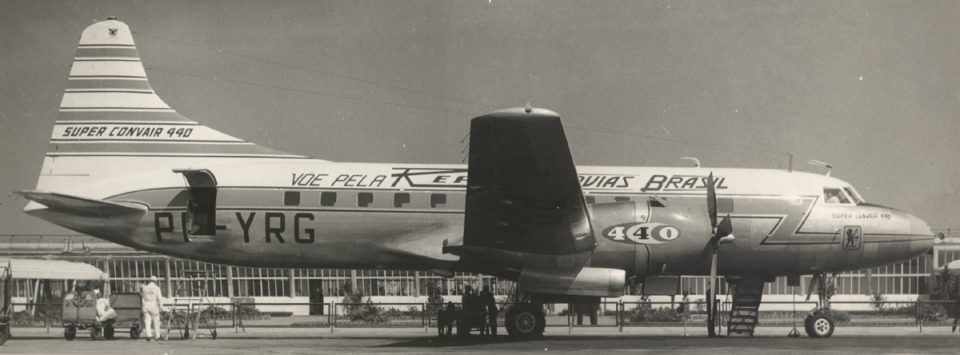 A Real Aerovias foi um dos operados do bimotor da Convair no Brasil: na imagem um modelo Convair CV-440 Metropolitan ainda com motores a pistão 