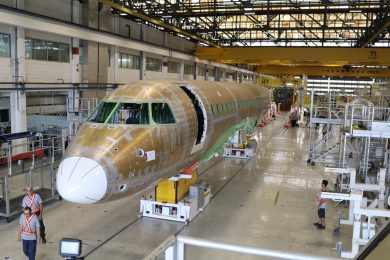 Embraer avança na produção do primeiro E175-E2