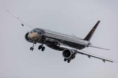 E195-E2 “TechLion”, da Embraer, inicia turnê na Ásia