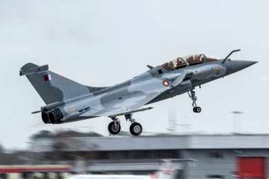 Catar recebe seus cinco primeiros caças Rafale