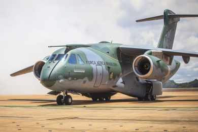 Força Aérea Brasileira quer cortar mais sete jatos KC-390 de encomenda feita à Embraer