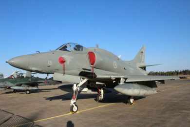 Marinha do Brasil recebe quinto caça AF-1 modernizado