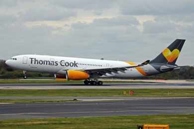 Companhia Thomas Cook entra em colapso e deixa milhares de passageiros no chão