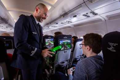 Air France opera primeiro voo do mundo com conexão Li-Fi
