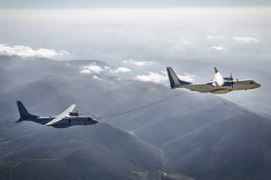 Airbus C295 completa primeiros ensaios de reabastecimento em voo