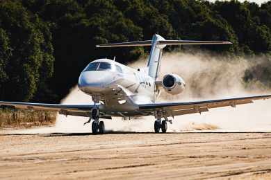 Jato executivo Pilatus PC-24 é autorizado a operar em pistas de terra