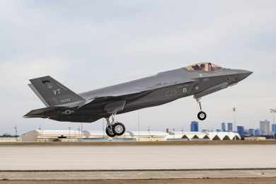 Projeto mais caro na história da aviação, caça F-35 alcança 500 unidades entregues