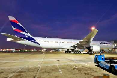 Tráfego aéreo Brasil-Reino Unido: da promessa de competição acirrada para a interrupção total em abril