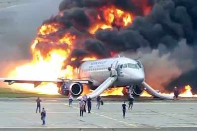 Novo vídeo de acidente com SSJ100 na Rússia mostra o momento dramático da evacuação