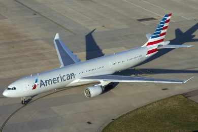 American Airlines decide aposentar mais de 100 aviões, incluindo jatos da Embraer