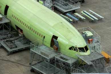 Produção do novo jato russo Il-96-400M avança durante a pandemia