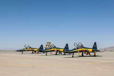 “Blue Angels” do Irã recebe novos jatos de acrobacia