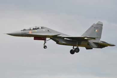 Ameaçada pelos chineses, Índia prepara compra de 33 novos caças Sukhoi e MiG