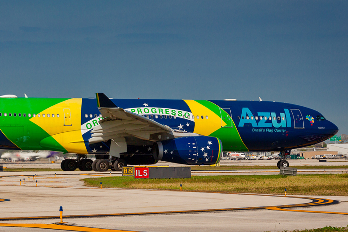 Azul é a companhia aérea mais pontual do mundo - Brasilturis