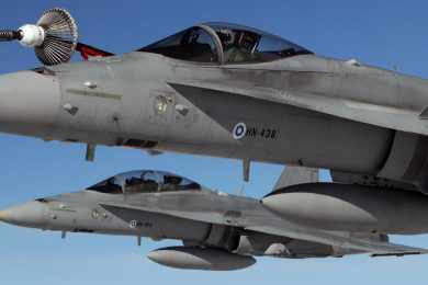Força Aérea da Finlândia abandona antigo emblema com suástica