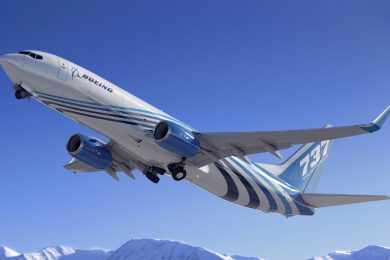 Boeing já converteu 150 jatos 737-800 para cargueiros